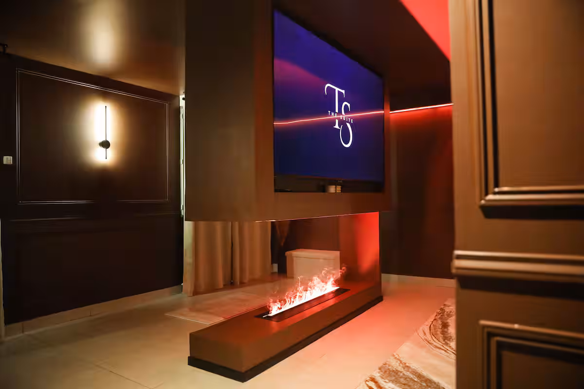Suite Benahat avec cheminée et ambiance tamisée